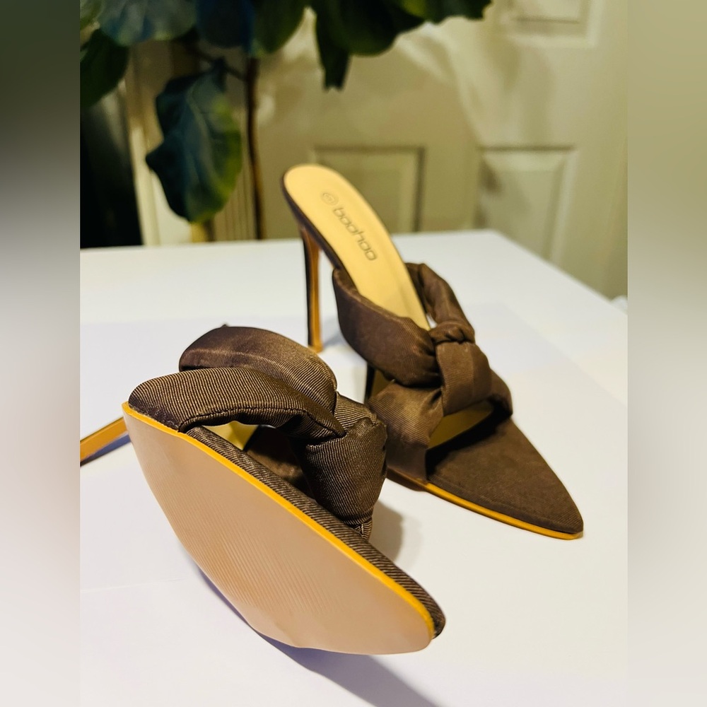 Boohoo Dark Brown/Chocolate Knotted Heels/Mules NWOT Size 8 - Picture 7 of 10